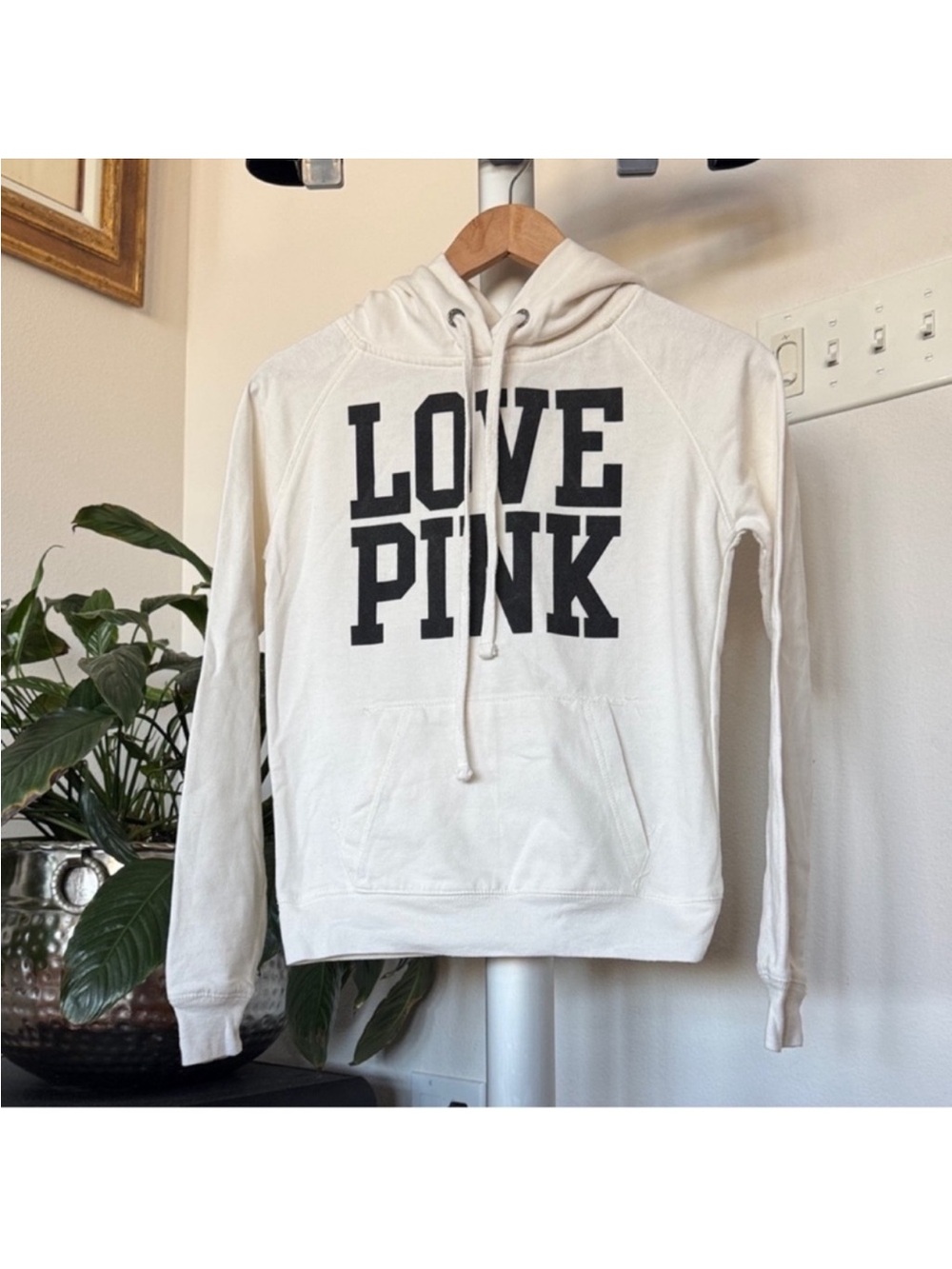 Victoria’s Secret Love pink Ivory Cream Sweatshirt Hoodie Sz S Spell out